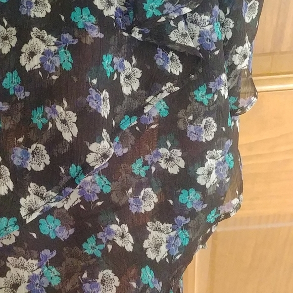 AE Sheer Easy Ruffle Tank - Picture 4 of 4